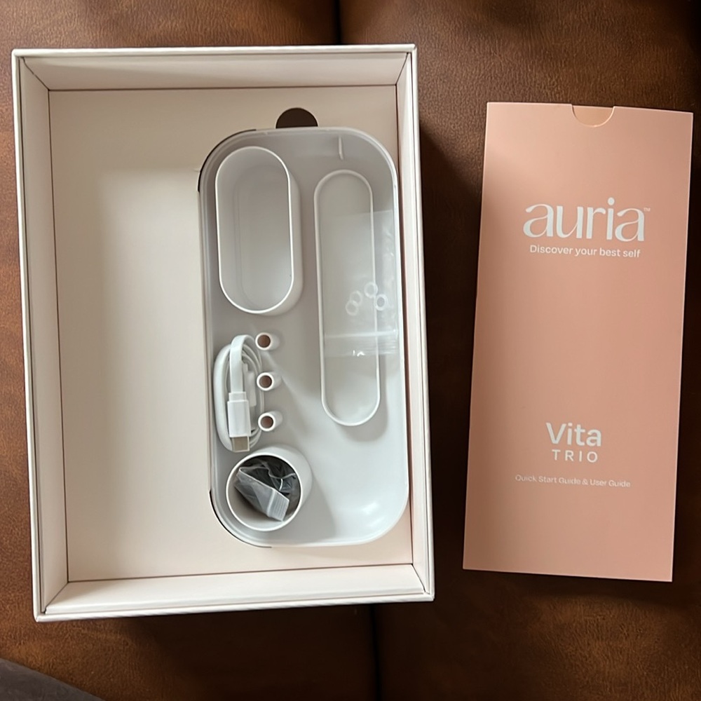 🕶️Auria Vita Trio, Three 4.5 mL Facial Serums At-home Facial Treatment Tool - Picture 3 of 4